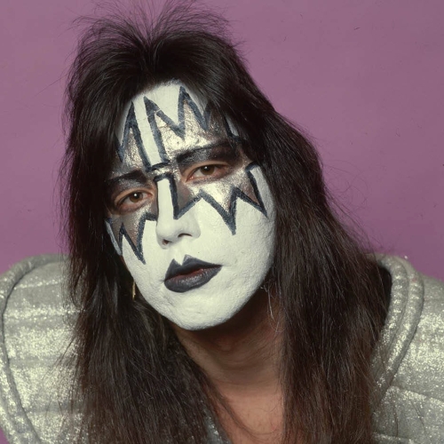 Ace Frehley, guitarrista original do Kiss, morre aos 74 anos