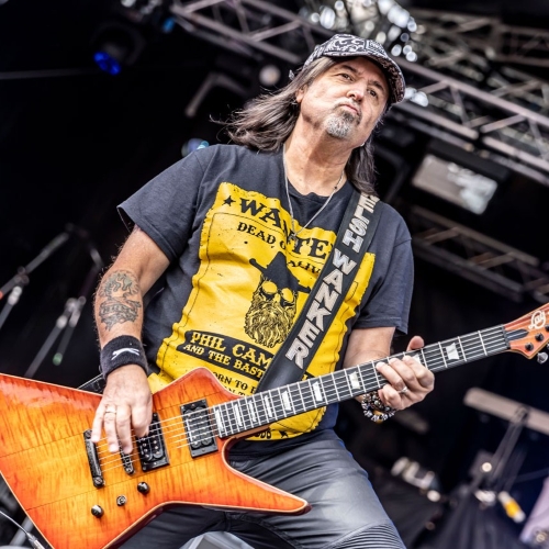 Phil Campbell, guitarrista mais longevo do Motörhead, morre aos 64 anos